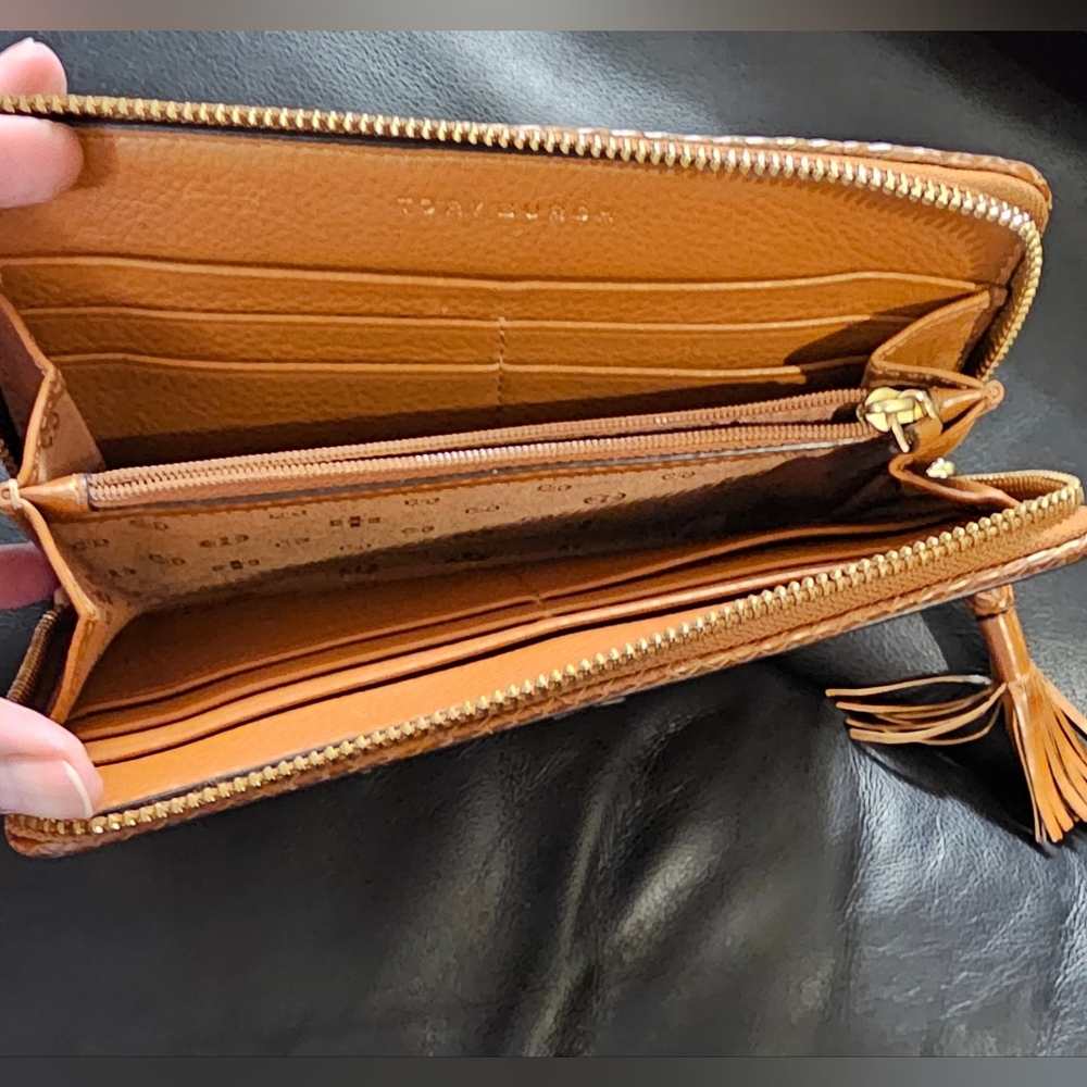 Tory Burch Tan Leather Long Wallet with Tassel EUC - Picture 8 of 16